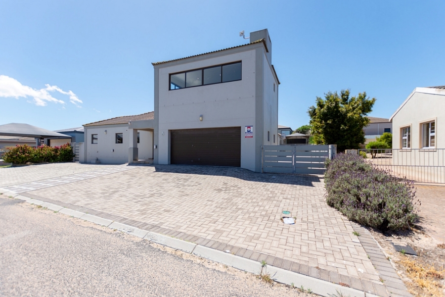 5 Bedroom Property for Sale in Country Club Western Cape
